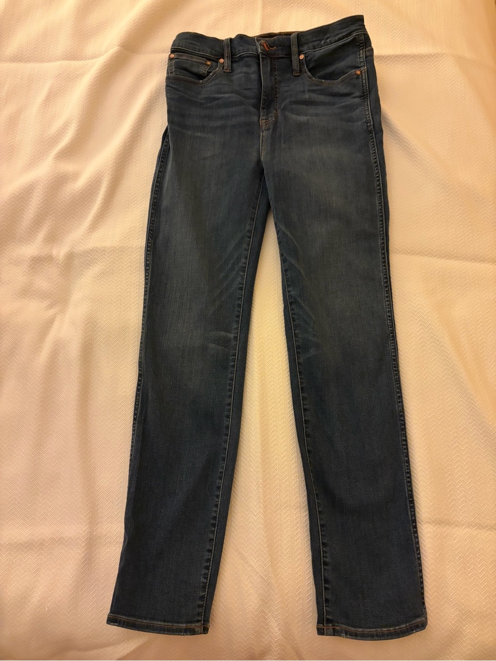 Women's Skinny Jeans in Dark Blue Wash